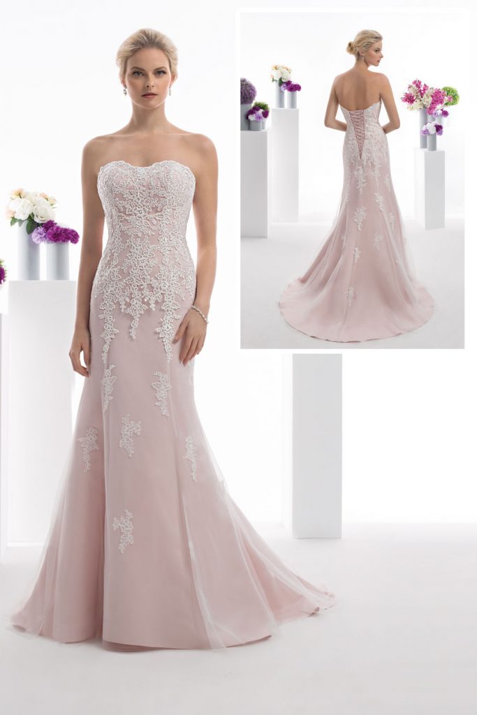 N° 102 ivoire | Taille: 42 et 44 | 490€