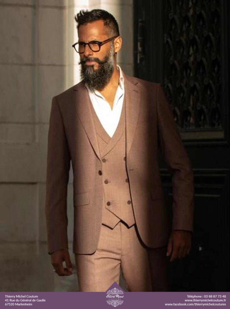 C005 | Bois de rose | Taille 48/50/52/58 | 350&euro;