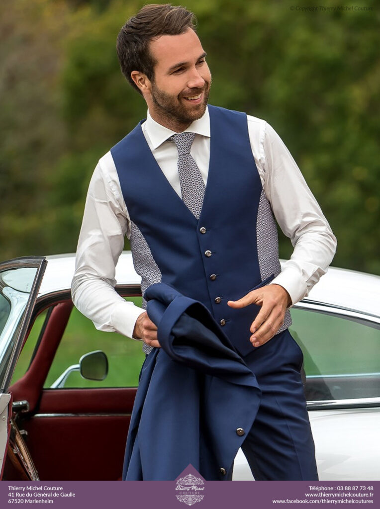 C007 | Navy | Taille 52/54/56 | 700&euro;